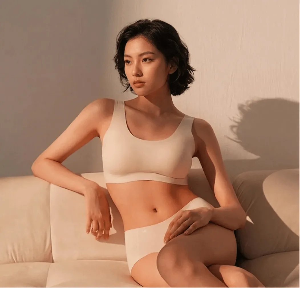người mẫu áo ngực nữ Muvae